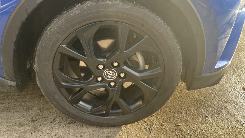 TOYOTA C-HR 122H GRAPHIC 2WD E-CVT RC18 2019