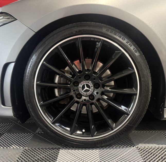 Mercedes Classe A 200 165cv AMG LINE 7G-DCT BVA / Toit ouvrant / Sièges chauffants