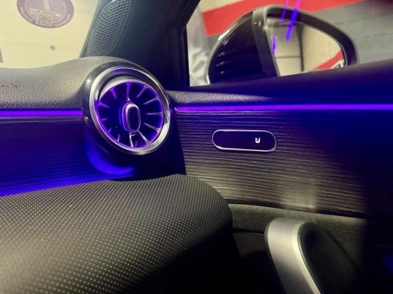 Mercedes Classe A 200 165cv AMG LINE 7G-DCT BVA / Toit ouvrant / Sièges chauffants