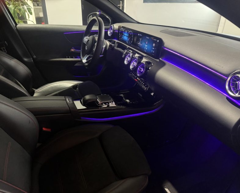 Mercedes Classe A 200 165cv AMG LINE 7G-DCT BVA / Toit ouvrant / Sièges chauffants