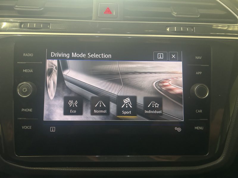 VOLKSWAGEN TIGUAN R-LINE 1.4 TSI 150CV BOITE AUTO 