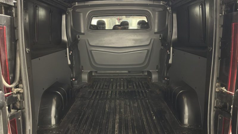 Renault Trafic L2H1 1.6 dCi 140ch Grand Confort - 6 places - Caméra de recul