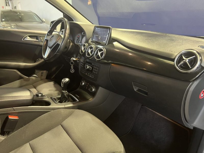 MERCEDES CLASSE B CLASSE B 180 CDI  BLUE EFFICIENCY DESIGN / PREMIÈRE MAIN