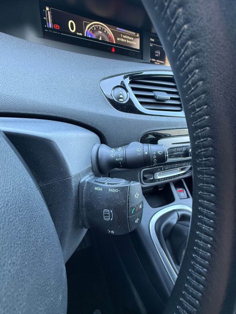 RENAULT SCENICIII 1.5 DCI 110CH ENERGY LOUNGE ECO² 2014