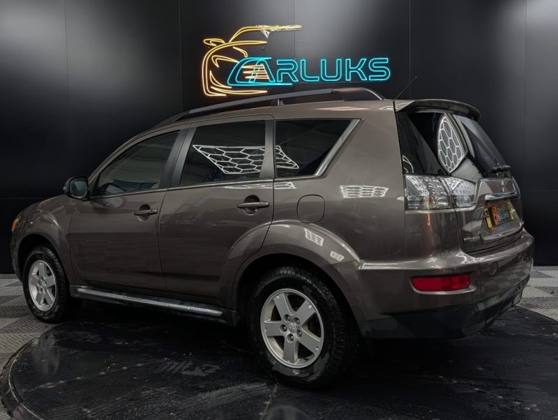 MITSUBISHI OUTLANDER 2.2 DI-D 156ch INSTYLE TC-SST