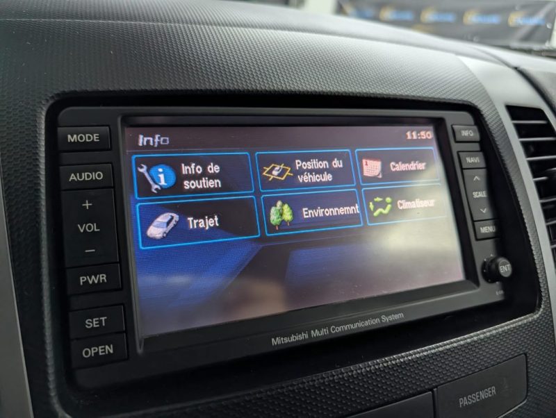 MITSUBISHI OUTLANDER 2.2 DI-D 156ch INSTYLE TC-SST