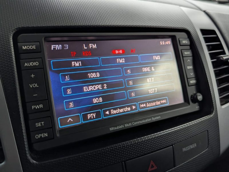 MITSUBISHI OUTLANDER 2.2 DI-D 156ch INSTYLE TC-SST