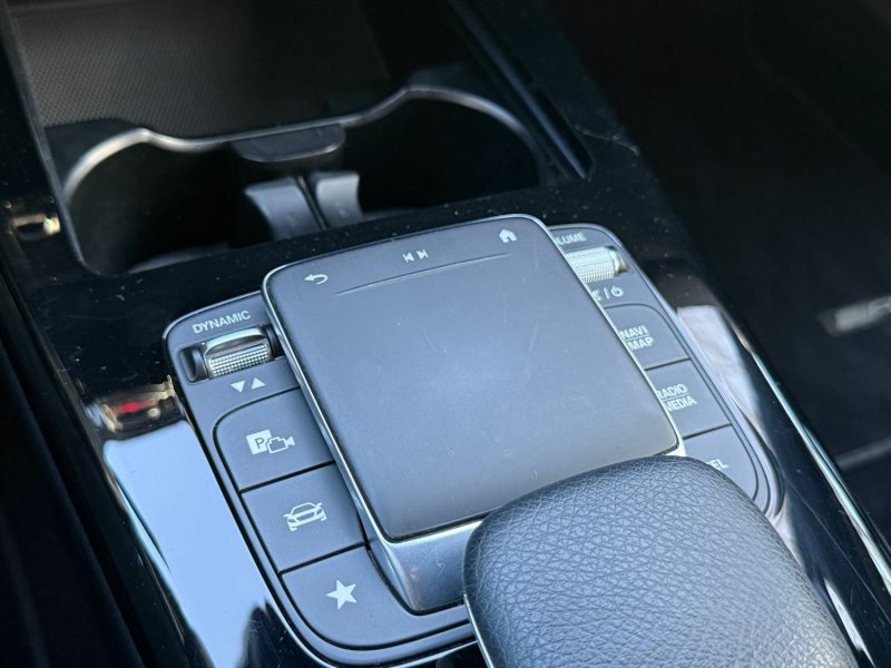 MERCEDES CLASSE A 180 AMG LINE  2020