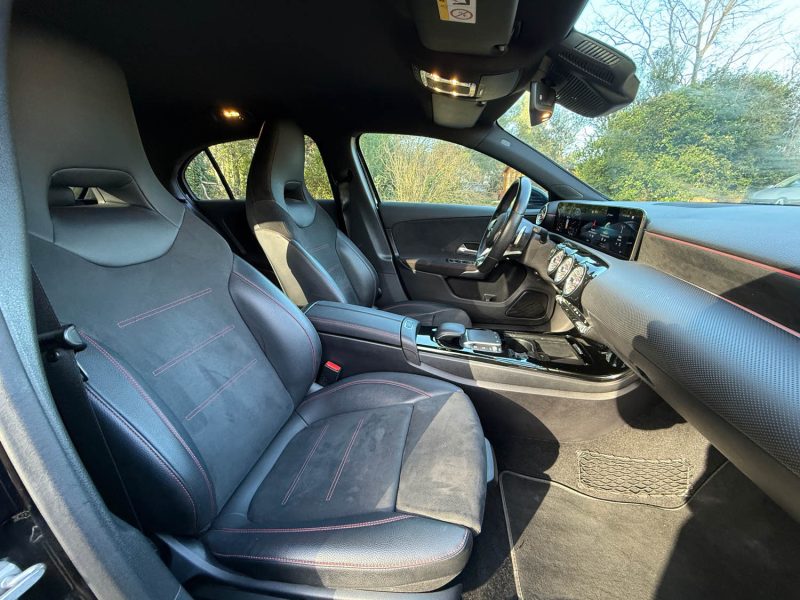 MERCEDES CLASSE A 180 AMG LINE  2020