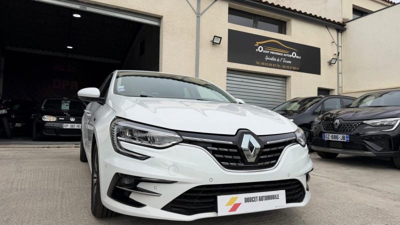 RENAULT MEGANE 1.3 TCE 140CH FAP BUSINESS INTENS sur équipé