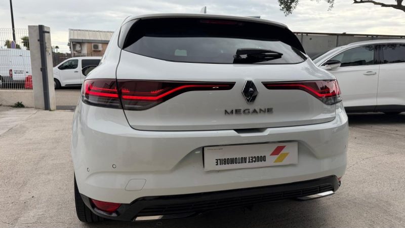 RENAULT MEGANE 1.3 TCE 140CH FAP BUSINESS INTENS sur équipé