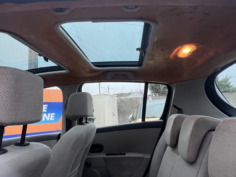 RENAULT  CLIO 3  2005