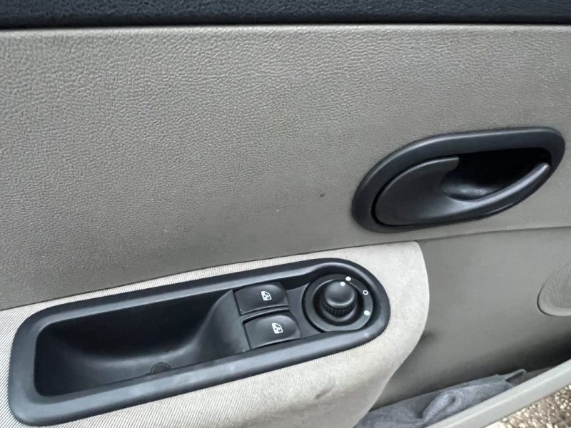 RENAULT  CLIO 3  2005