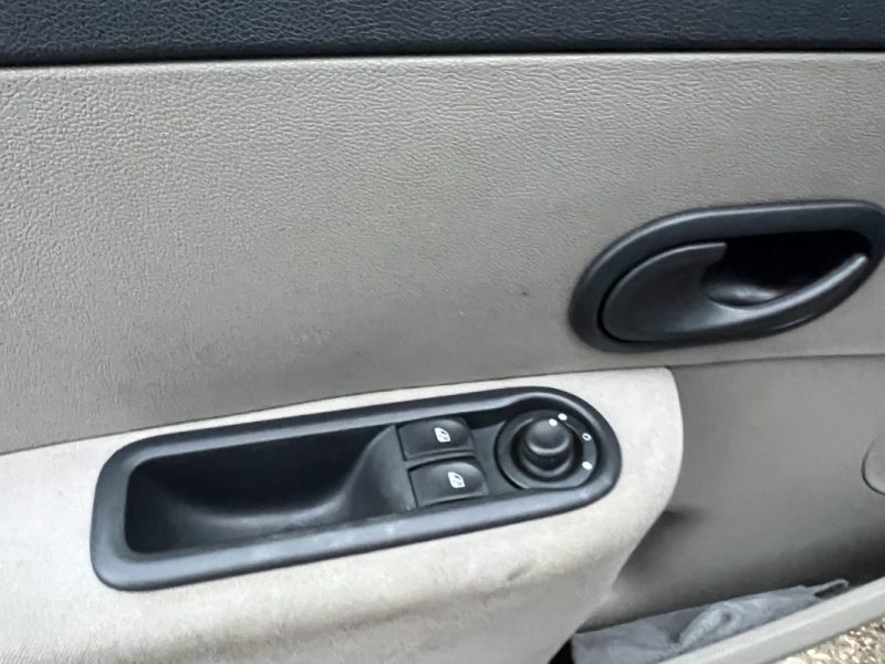 RENAULT  CLIO 3  2005