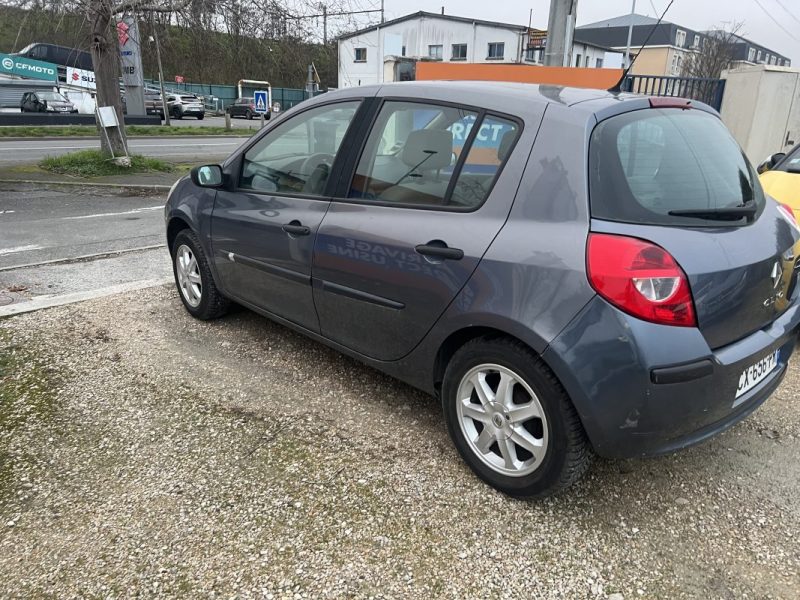 RENAULT  CLIO 3  2005