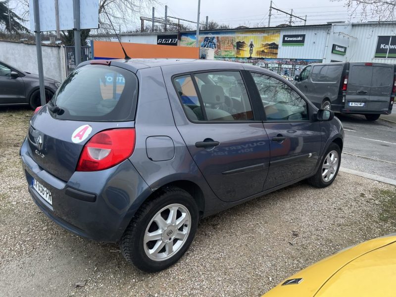 RENAULT  CLIO 3  2005