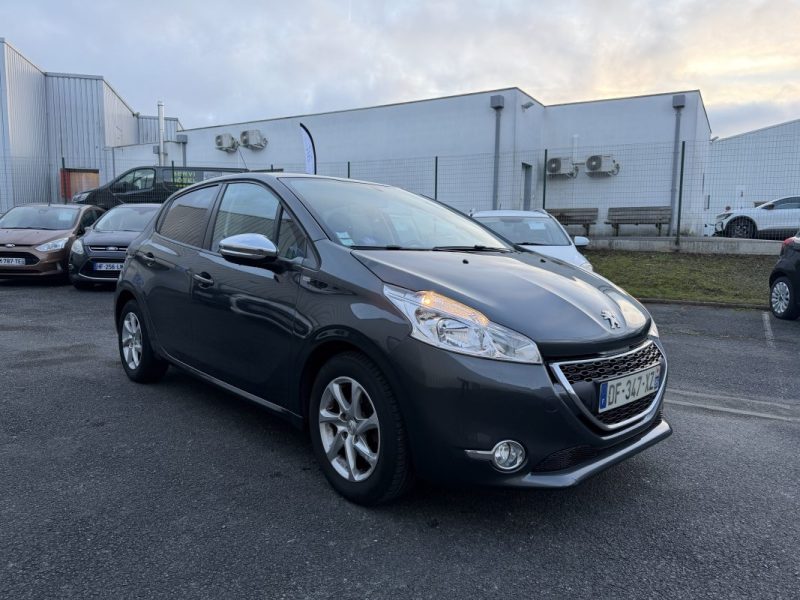 PEUGEOT 208 1.2 VTI 82 CV STYLE 5P Garantie