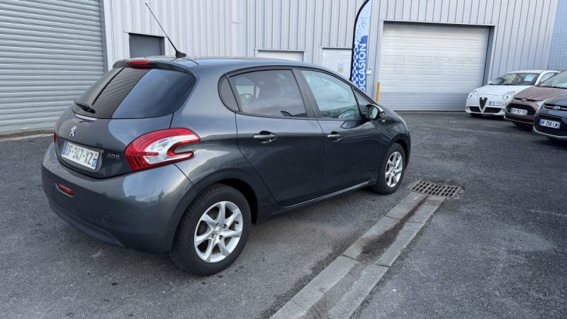 PEUGEOT 208 1.2 VTI 82 CV STYLE 5P Garantie