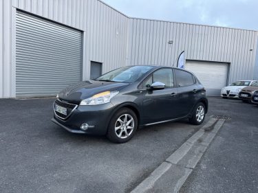 PEUGEOT 208 1.2 VTI 82 CV STYLE 5P Garantie
