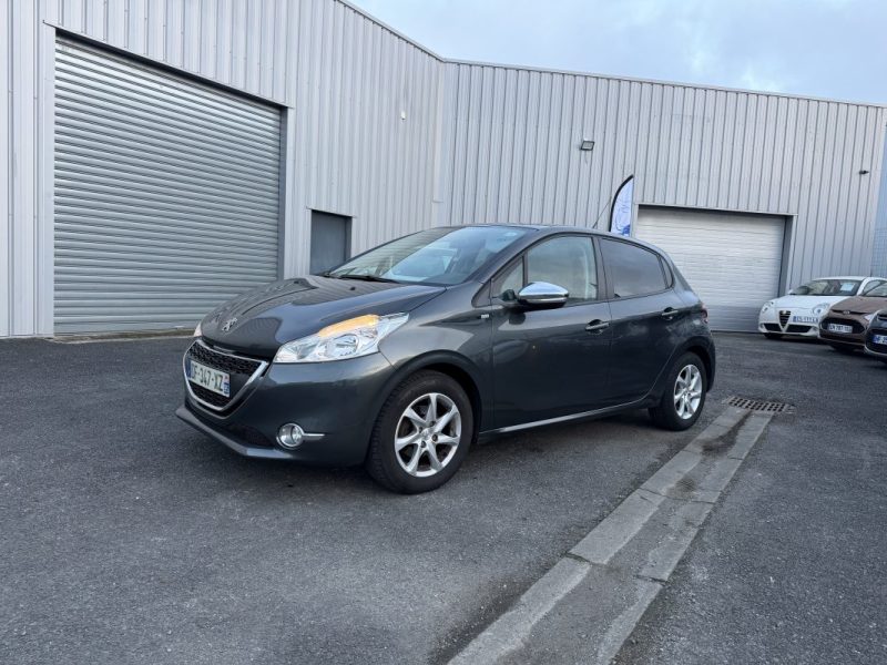 PEUGEOT 208 1.2 VTI 82 CV STYLE 5P Garantie