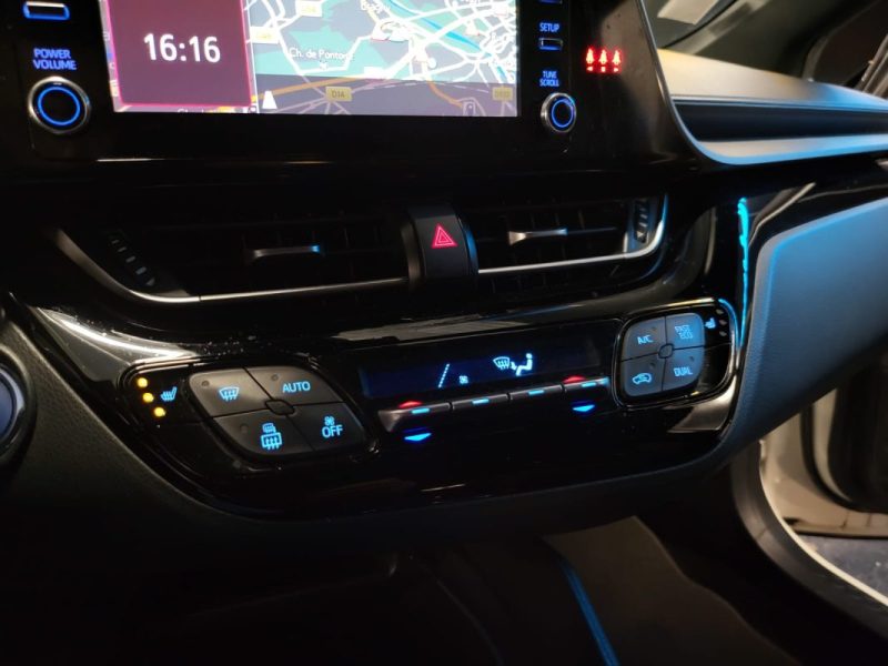 TOYOTA C-HR 122H DYNAMIC BUSINESS / SIEGES CHAUFFANTS / CAMERA / CARPLAY 2020
