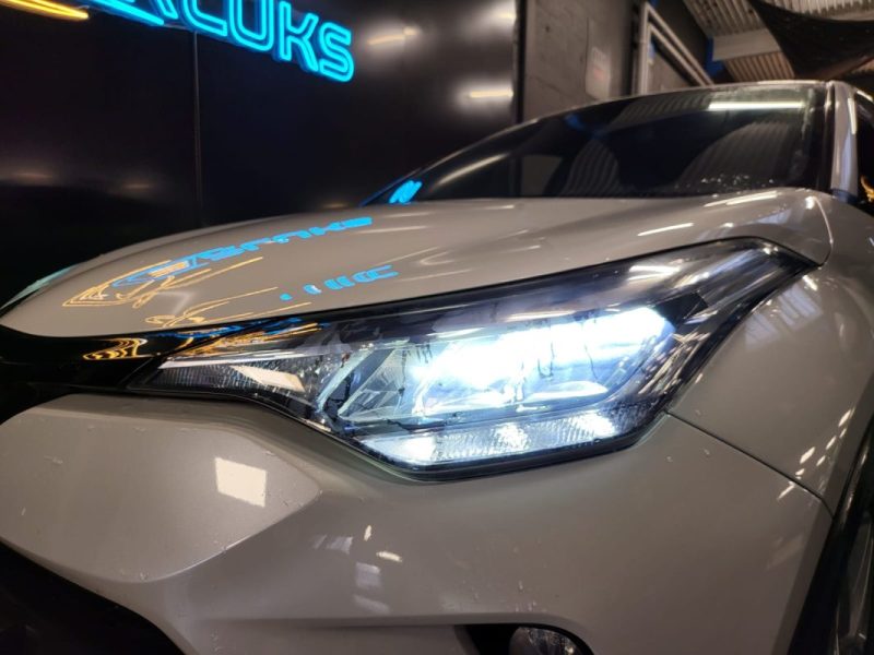 TOYOTA C-HR 122H DYNAMIC BUSINESS / SIEGES CHAUFFANTS / CAMERA / CARPLAY 2020