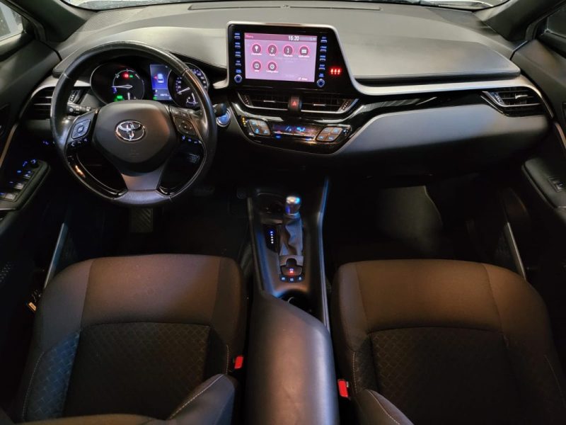 TOYOTA C-HR 122H DYNAMIC BUSINESS / SIEGES CHAUFFANTS / CAMERA / CARPLAY 2020