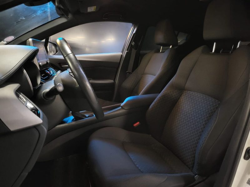 TOYOTA C-HR 122H DYNAMIC BUSINESS / SIEGES CHAUFFANTS / CAMERA / CARPLAY 2020