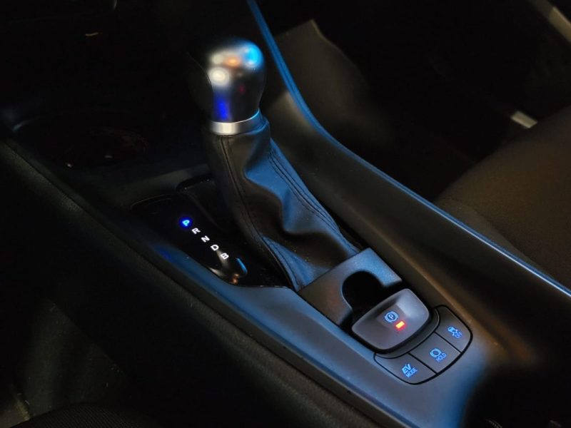 TOYOTA C-HR 122H DYNAMIC BUSINESS / SIEGES CHAUFFANTS / CAMERA / CARPLAY 2020