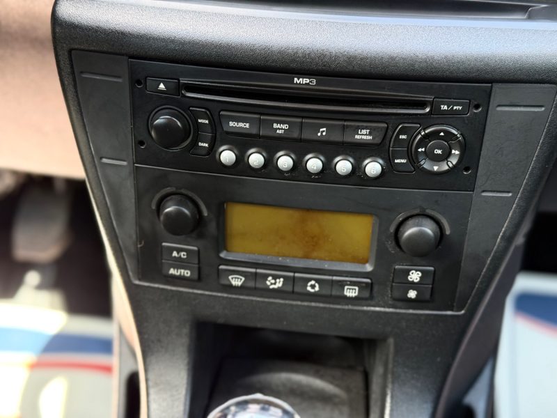 Citroën C4 1.6 HDI 110CH Exclusive – Régulateur – Clim Auto – Jantes Alu – Révisée & Garantie 6 mois