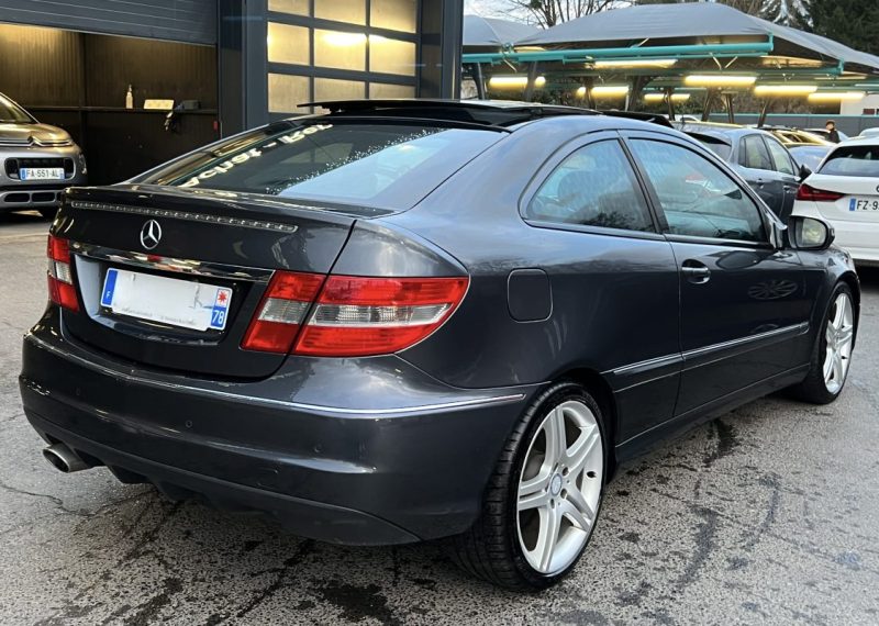 MERCEDES CLASSE CLC 220 CDI 2.2 150 Cv 1ERE MAIN TOIT OUVRANT CUIR BOITE AUTOMATIQUE - GARANTIE 1 AN