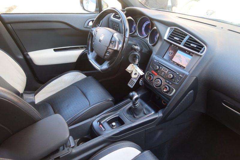 CITROEN DS4 1.6 THP 200CH SPORT CHIC 2011