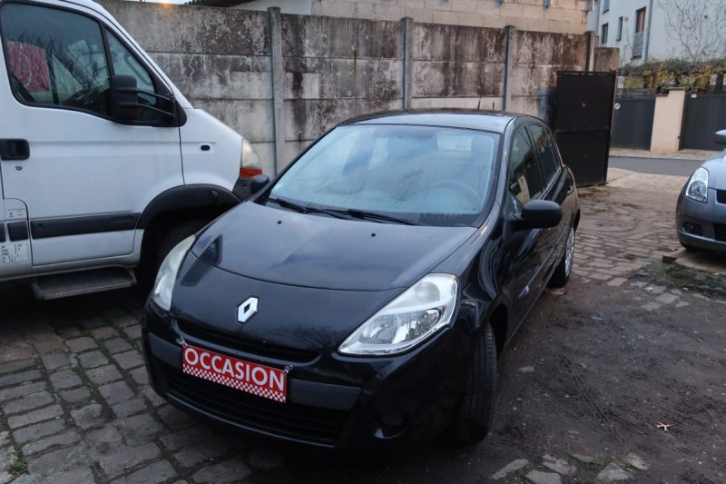 RENAULT CLIO III 1.2 16V 75CH AUTHENTIQUE 5P 2011