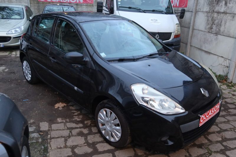 RENAULT CLIO III 1.2 16V 75CH AUTHENTIQUE 5P 2011