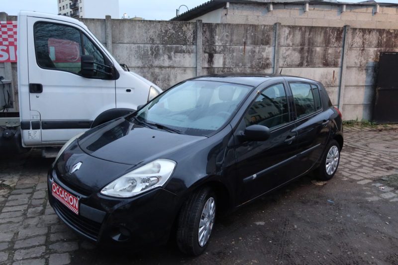 RENAULT CLIO III 1.2 16V 75CH AUTHENTIQUE 5P 2011