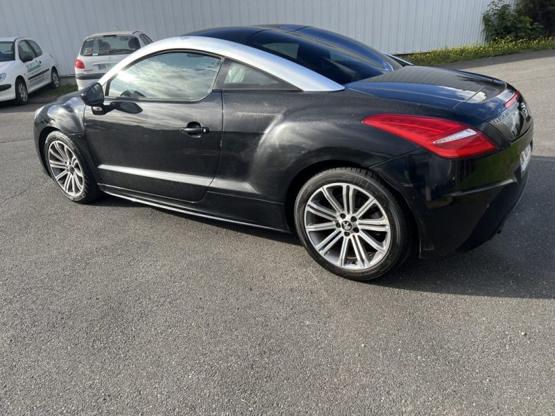 PEUGEOT RCZ  2011