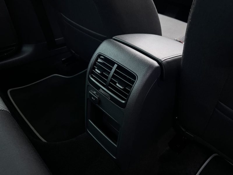 VOLKSWAGEN JETTA 4 IV HYBRID 1.4 TSI 150 Cv 1ERE MAIN / DSG7 36 300 Kms CRIT AIR 1 - GARANTIE 1 AN