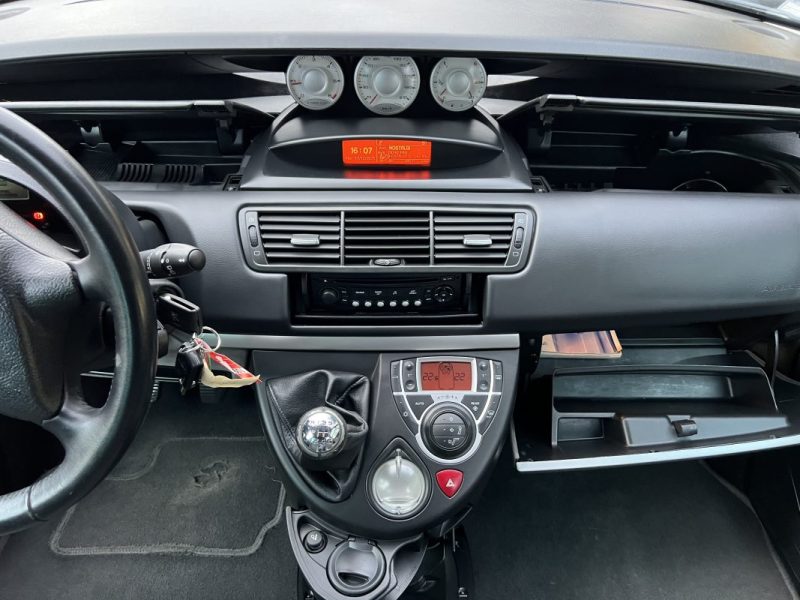 PEUGEOT 807 2.0 HDI 136 Cv 1ERE MAIN / 7 PLACES - GARANTIE 1 AN