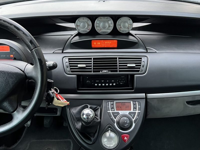 PEUGEOT 807 2.0 HDI 136 Cv 1ERE MAIN / 7 PLACES - GARANTIE 1 AN