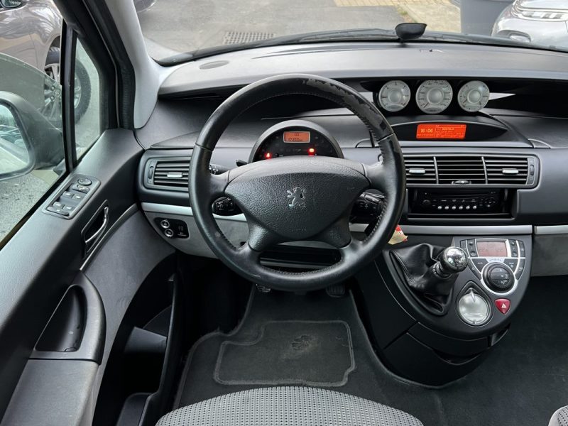 PEUGEOT 807 2.0 HDI 136 Cv 1ERE MAIN / 7 PLACES - GARANTIE 1 AN