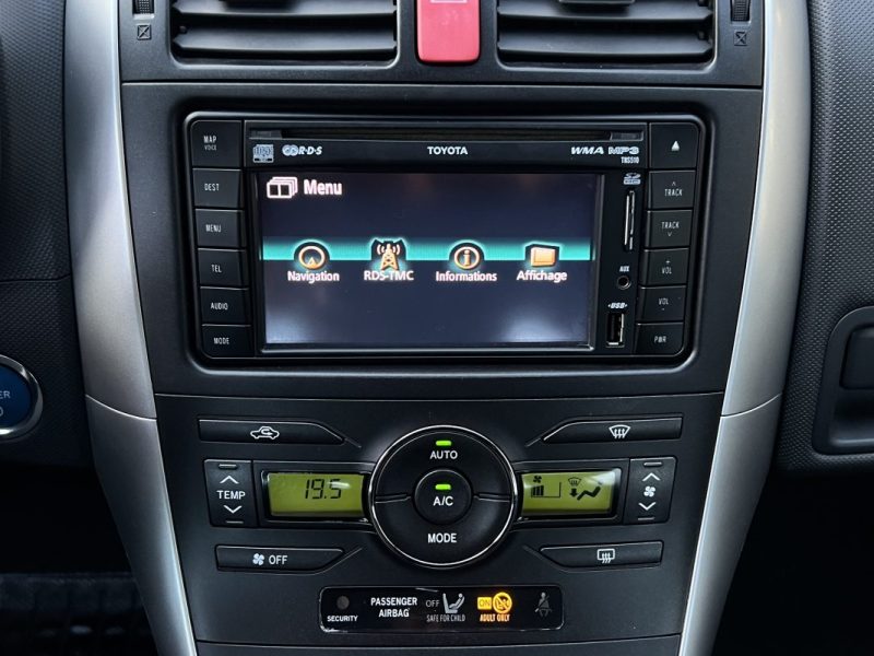 TOYOTA AURIS PHASE 2 CONNECT 1.8 VVT-i 136 HYBRID / GPS BOITE AUTOMATIQUE CRIT AIR 1 - Garantie 1 an
