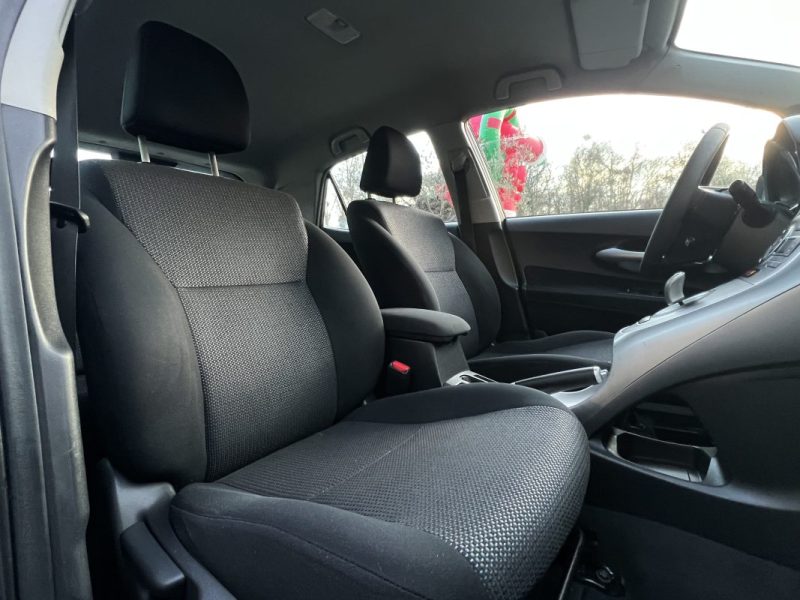 TOYOTA AURIS PHASE 2 CONNECT 1.8 VVT-i 136 HYBRID / GPS BOITE AUTOMATIQUE CRIT AIR 1 - Garantie 1 an