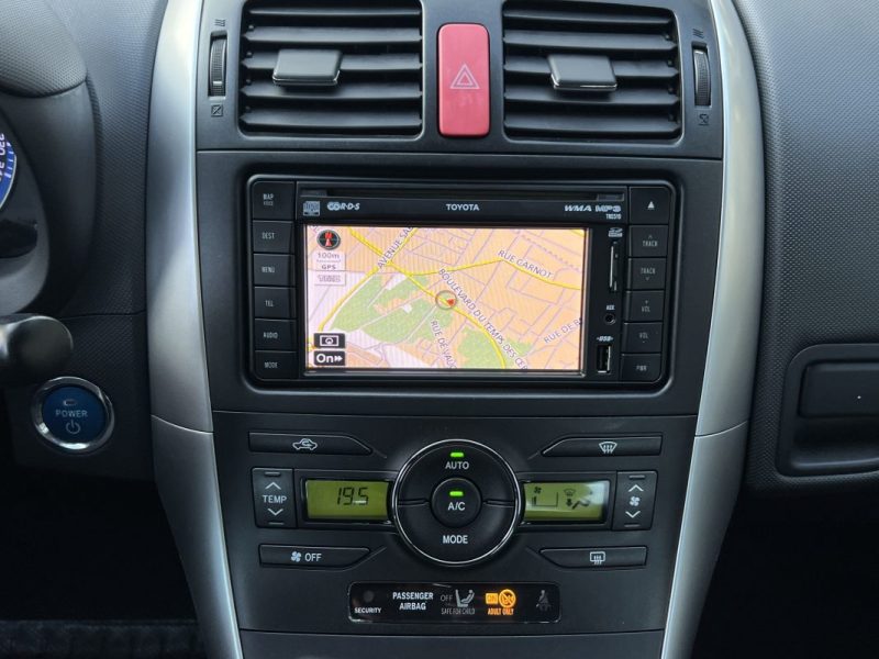 TOYOTA AURIS PHASE 2 CONNECT 1.8 VVT-i 136 HYBRID / GPS BOITE AUTOMATIQUE CRIT AIR 1 - Garantie 1 an