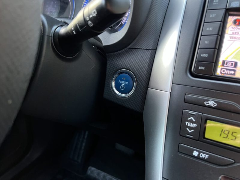 TOYOTA AURIS PHASE 2 CONNECT 1.8 VVT-i 136 HYBRID / GPS BOITE AUTOMATIQUE CRIT AIR 1 - Garantie 1 an