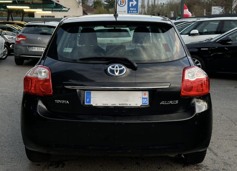 TOYOTA AURIS PHASE 2 CONNECT 1.8 VVT-i 136 HYBRID / GPS BOITE AUTOMATIQUE CRIT AIR 1 - Garantie 1 an