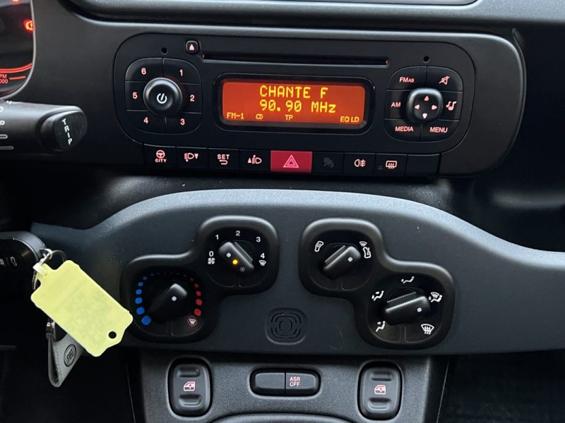 FIAT PANDA 3 III POP 1.2 69 Cv 1ERE MAIN / 10 400 Kms 5 PORTES / CLIMATISATION - GARANTIE 1 AN