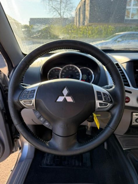 MITSUBISHI L200 CLUB CAB 2.5Td 178CV INTENSE 