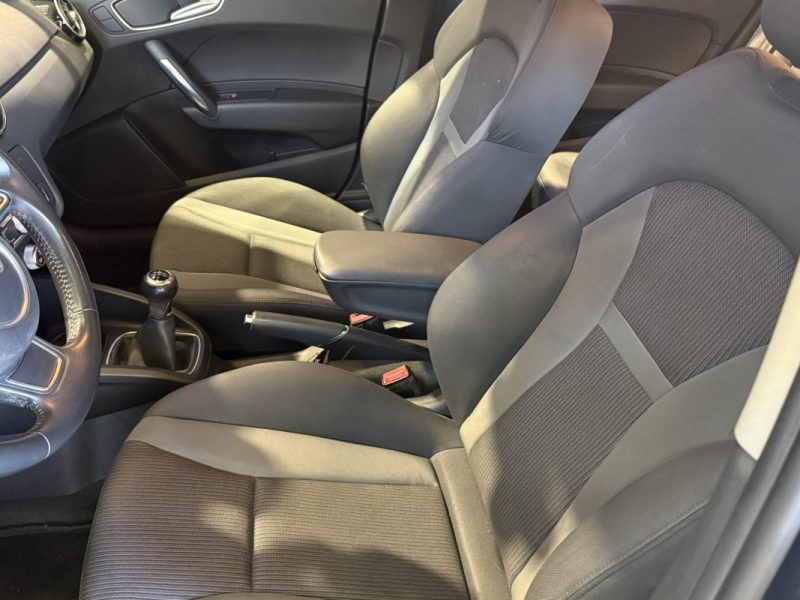 AUDI A1 1.0 TFSI 95CV  AMBIENTE / PREMIÈRE MAIN