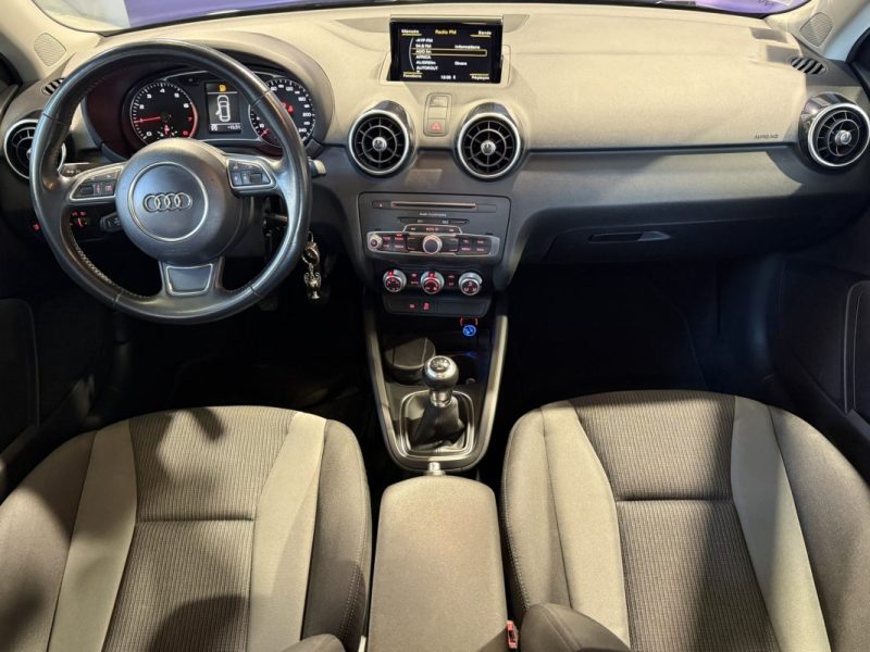 AUDI A1 1.0 TFSI 95CV  AMBIENTE / PREMIÈRE MAIN