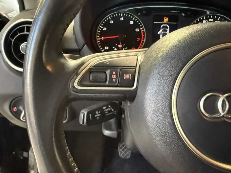 AUDI A1 1.0 TFSI 95CV  AMBIENTE / PREMIÈRE MAIN